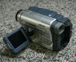 VTG Sony Handycam DCR-TRV260 Digital8 8mm Camcorder NTSC 20x With Extras Tested FS