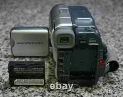 VTG Sony Handycam DCR-TRV260 Digital8 8mm Camcorder NTSC 20x With Extras Tested FS