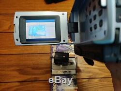 Sony Handycam Dcr-trv340 Digital8 Caméscope Avec Accessoires Et 4 Nouvelles Cassettes
