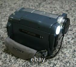 Vtg Sony Handycam Dcr-trv260 Digital8 Caméscope 8mm Ntsc 20x Avec Extras Testé Fs